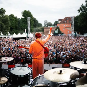Ansa Sauermann und Band + Support - der Katze und die Hund – Vorderhaus