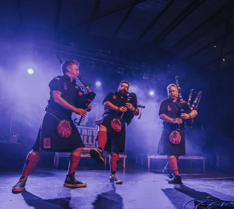 RED HOT CHILLI PIPERS // "Back To Roots Tour 2026" – Tollhaus
