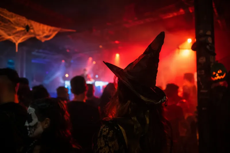 Halloween in Freiburg: Süßes, Saures, Bass